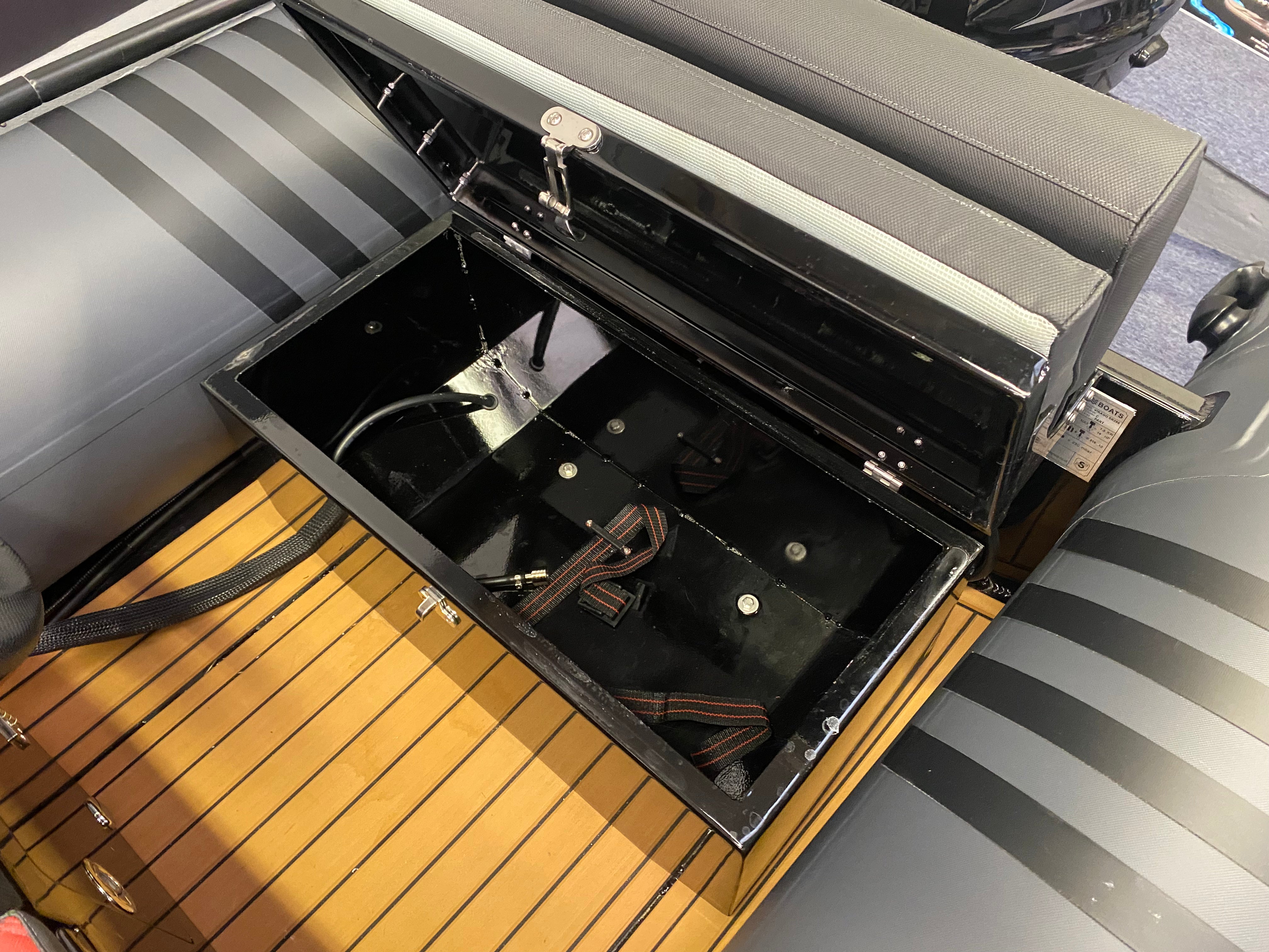 VIRAGO_290_SEAT_STORAGE- Excel Ribs