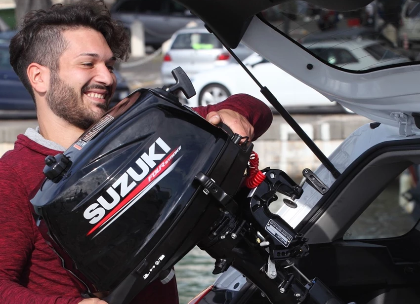 Lightweight and Portable Suzuki 2.5HP Outboard Excel Leisure
